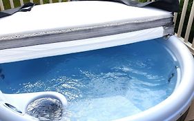 16 Anglers Acre Luxury Hot Tub Break Tattershall Lakes